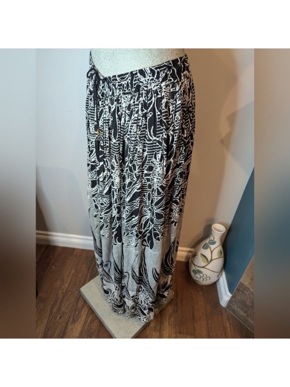 Vintage boho Hippie Maxi Crinkle Broomstick Skirt, Black & White Floral
